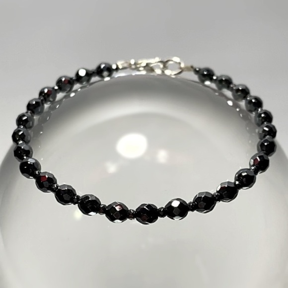 Hand Made Hematite Bracelet - Picture 8 of 8